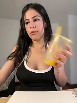 Snapshot of CuteKira7 chatting on March 16, 2:50 am CuteKira7 online show from March 16, 2:50 am