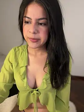 Snapshot of CuteKira7 chatting on March 27, 3:23 am CuteKira7 online show from March 27, 3:23 am