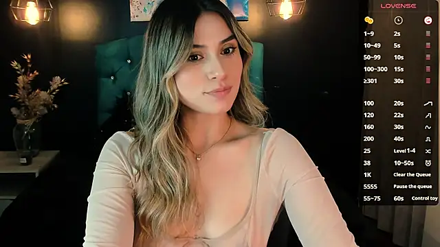 Snapshot of KiaraCarter chatting on December 2, 7:38 pm KiaraCarter online show from December 2, 7:38 pm