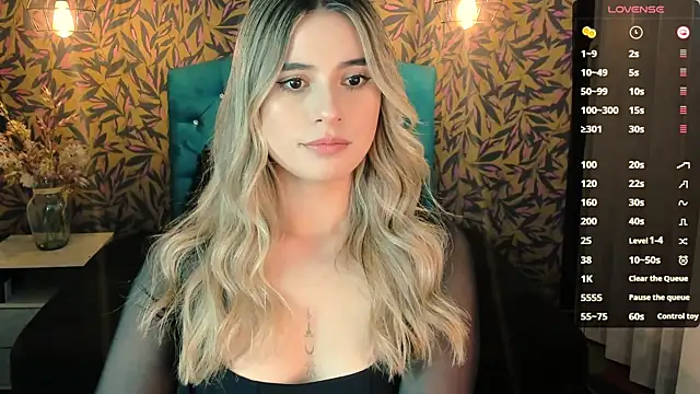 Snapshot of KiaraCarter chatting on January 11, 7:59 pm KiaraCarter online show from January 11, 7:59 pm