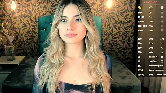 Snapshot of KiaraCarter chatting on January 30, 7:59 pm KiaraCarter online show from January 30, 7:59 pm