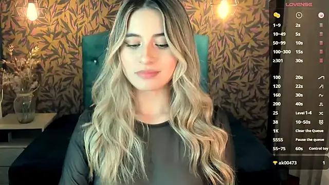 Snapshot of KiaraCarter chatting on February 8, 7:59 pm KiaraCarter online show from February 8, 7:59 pm