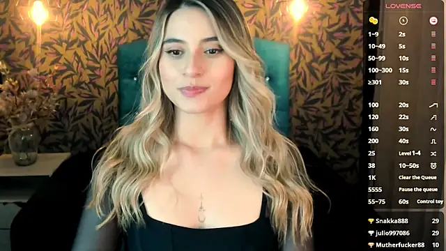 Snapshot of KiaraCarter chatting on February 27, 7:37 pm KiaraCarter online show from February 27, 7:37 pm