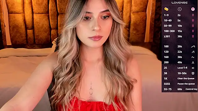 Snapshot of KiaraCarter chatting on October 7, 7:44 pm KiaraCarter online show from October 7, 7:44 pm