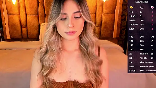 Snapshot of KiaraCarter chatting on October 16, 7:59 pm KiaraCarter online show from October 16, 7:59 pm