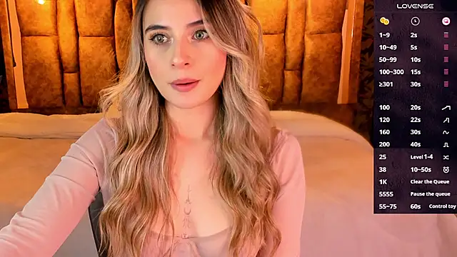 Snapshot of KiaraCarter chatting on October 20, 7:47 pm KiaraCarter online show from October 20, 7:47 pm