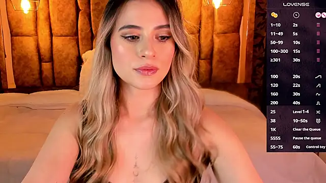 Snapshot of KiaraCarter chatting on October 23, 8:07 pm KiaraCarter online show from October 23, 8:07 pm