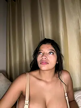 Snapshot of AgathaGeorgiou chatting on October 9, 10:30 pm AgathaGeorgiou online show from October 9, 10:30 pm