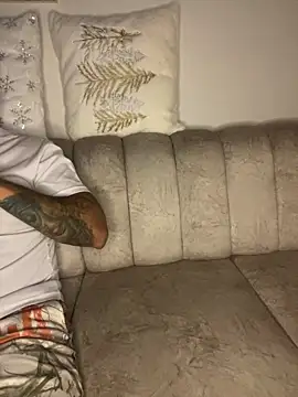 Snapshot of AgathaGeorgiou chatting on October 22, 10:53 pm AgathaGeorgiou online show from October 22, 10:53 pm