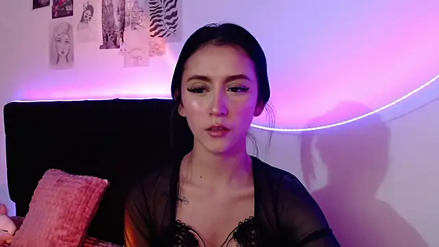 Snapshot of Coralinnee_ chatting on February 13, 5:37 am Coralinnee online show from February 13, 5:37 am