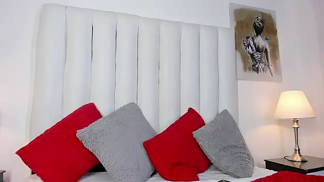 Snapshot of Violet_queen20 chatting on February 19, 10:17 pm Violet queen20 online show from February 19, 10:17 pm