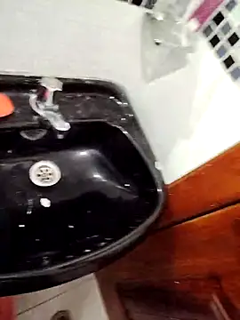 Alexisllanos online show from December 21, 5:03 am