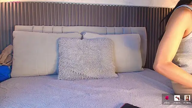 SHANONCLARK online show from February 15, 11:19 am