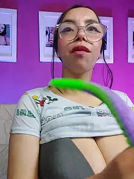 Snapshot of valentina_swallow chatting on March 14, 5:02 am valentina swallow online show from March 14, 5:02 am