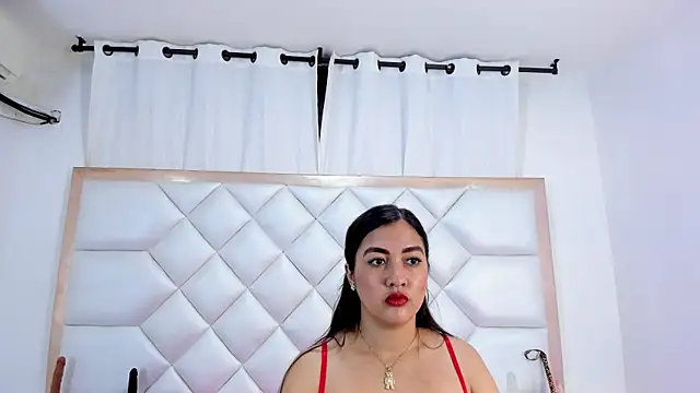 Snapshot of brittany069 chatting on January 14, 6:49 pm brittany069 online show from January 14, 6:49 pm
