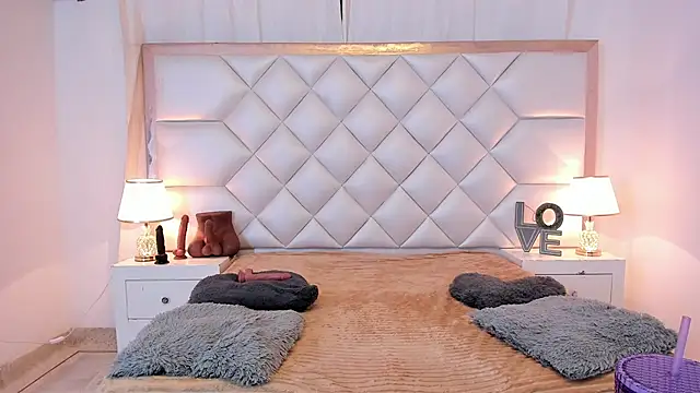 brittany069 online show from February 12, 8:59 pm