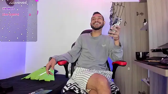 Aron Baylor online show from October 14, 11:27 pm