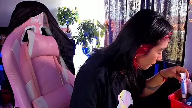 annie walker6 online show from January 9, 2:42 pm