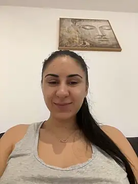 Snapshot of JenniferEdith chatting on December 4, 9:40 am JenniferEdith online show from December 4, 9:40 am