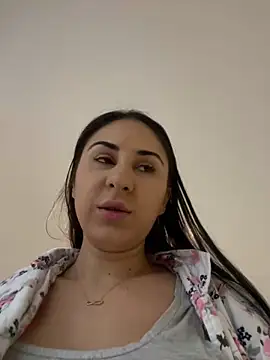 Snapshot of JenniferEdith chatting on December 5, 7:05 am JenniferEdith online show from December 5, 7:05 am