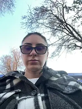 Snapshot of JenniferEdith chatting on March 4, 2:53 pm JenniferEdith online show from March 4, 2:53 pm