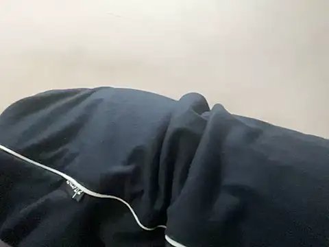 Snapshot of CALVINXXX chatting on April 7, 4:07 pm CALVINXXX online show from April 7, 4:07 pm