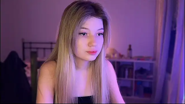 Snapshot of Caramel_Peach chatting on September 23, 4:54 pm Caramel Peach online show from September 23, 4:54 pm