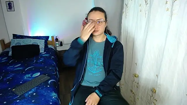 monkeywillwhite online show from December 19, 3:35 am