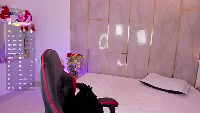 Jiggly   online show from December 19, 5:25 am