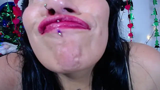 Snapshot of luna_sofia69 chatting on December 30, 4:40 pm luna sofia69 online show from December 30, 4:40 pm