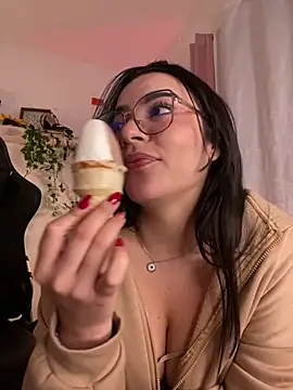 Lia flowers online show from December 15, 2:08 am