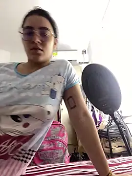 Lia flowers online show from December 18, 11:30 pm