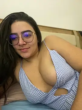 Lia flowers online show from January 1, 10:00 am
