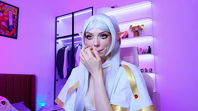 HolliWould  online show from March 18, 11:19 pm