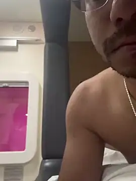 Snapshot of insanefreak69 chatting on December 3, 5:20 am insanefreak69 online show from December 3, 5:20 am