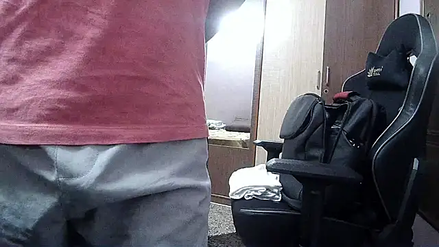 Snapshot of insanefreak69 chatting on January 26, 2:45 am insanefreak69 online show from January 26, 2:45 am