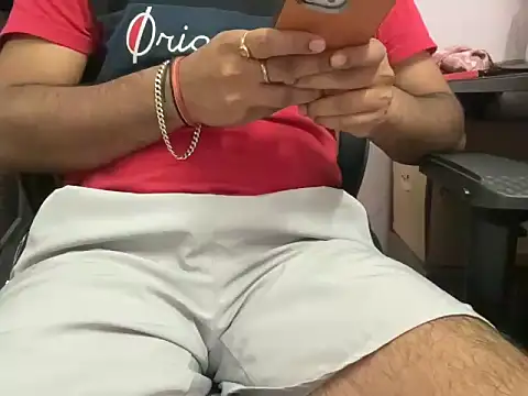 Snapshot of insanefreak69 chatting on December 4, 4:44 am insanefreak69 online show from December 4, 4:44 am