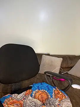 sweetestval online show from March 13, 10:15 am