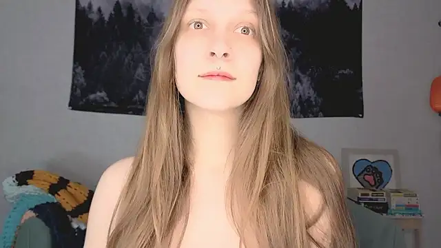 SolarAlice online show from March 10, 4:56 pm