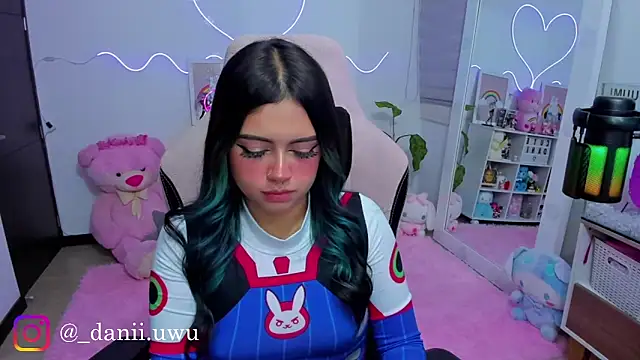 CuteDani  online show from February 28, 3:29 am