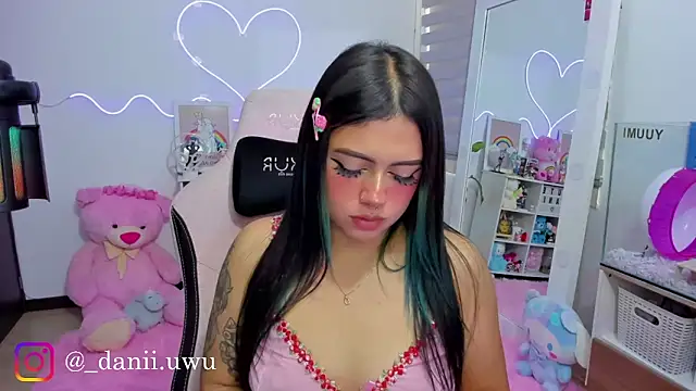 CuteDani  online show from March 10, 2:55 pm