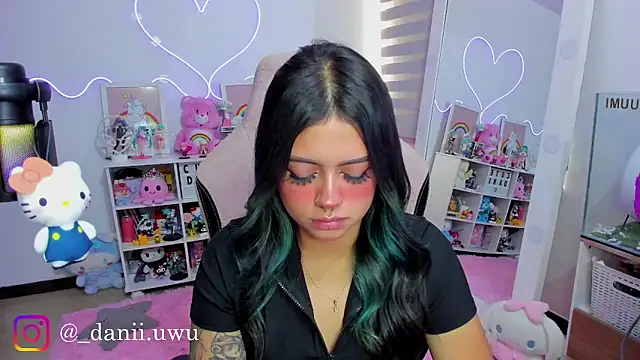 CuteDani  online show from May 20, 2:34 pm