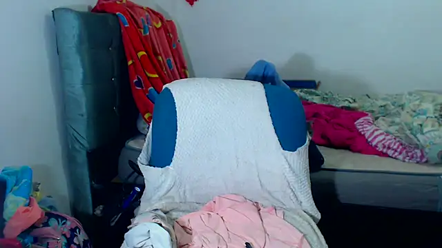 Snapshot of AmaraRoberts420 chatting on December 14, 2:06 am AmaraRoberts420 online show from December 14, 2:06 am