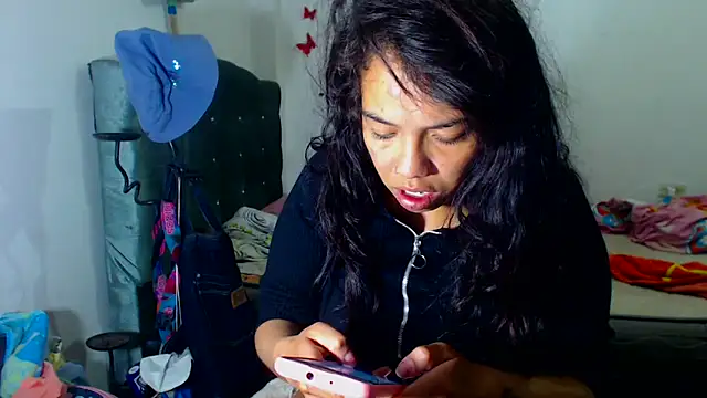 Snapshot of AmaraRoberts420 chatting on December 14, 4:45 pm AmaraRoberts420 online show from December 14, 4:45 pm