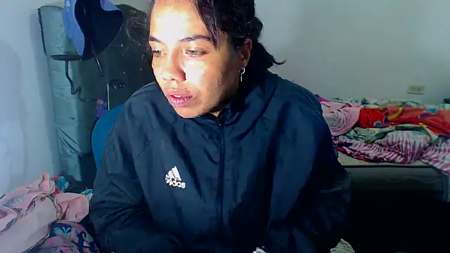 Snapshot of AmaraRoberts420 chatting on December 17, 8:26 pm AmaraRoberts420 online show from December 17, 8:26 pm