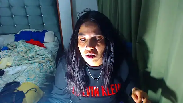 Snapshot of AmaraRoberts420 chatting on January 7, 2:14 am AmaraRoberts420 online show from January 7, 2:14 am