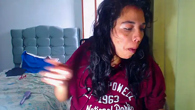 Snapshot of AmaraRoberts420 chatting on January 11, 5:18 pm AmaraRoberts420 online show from January 11, 5:18 pm