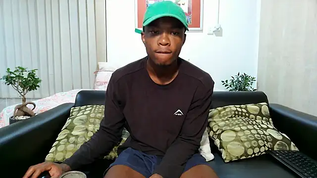 Snapshot of iCrushYenu chatting on January 8, 11:41 pm iCrushYenu online show from January 8, 11:41 pm