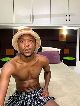 Snapshot of iCrushYenu chatting on November 2, 11:07 pm iCrushYenu online show from November 2, 11:07 pm