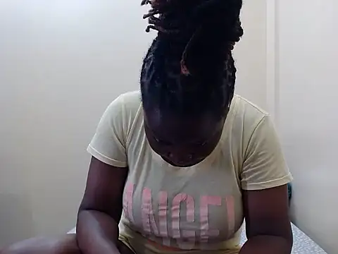 Snapshot of traper_1 chatting on June 21, 4:48 am traper 1 online show from June 21, 4:48 am